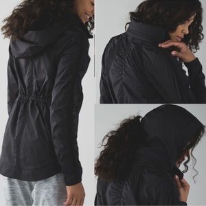 Lululemon Gather And Sprint Running Windbreaker Rain Jacket Black 10